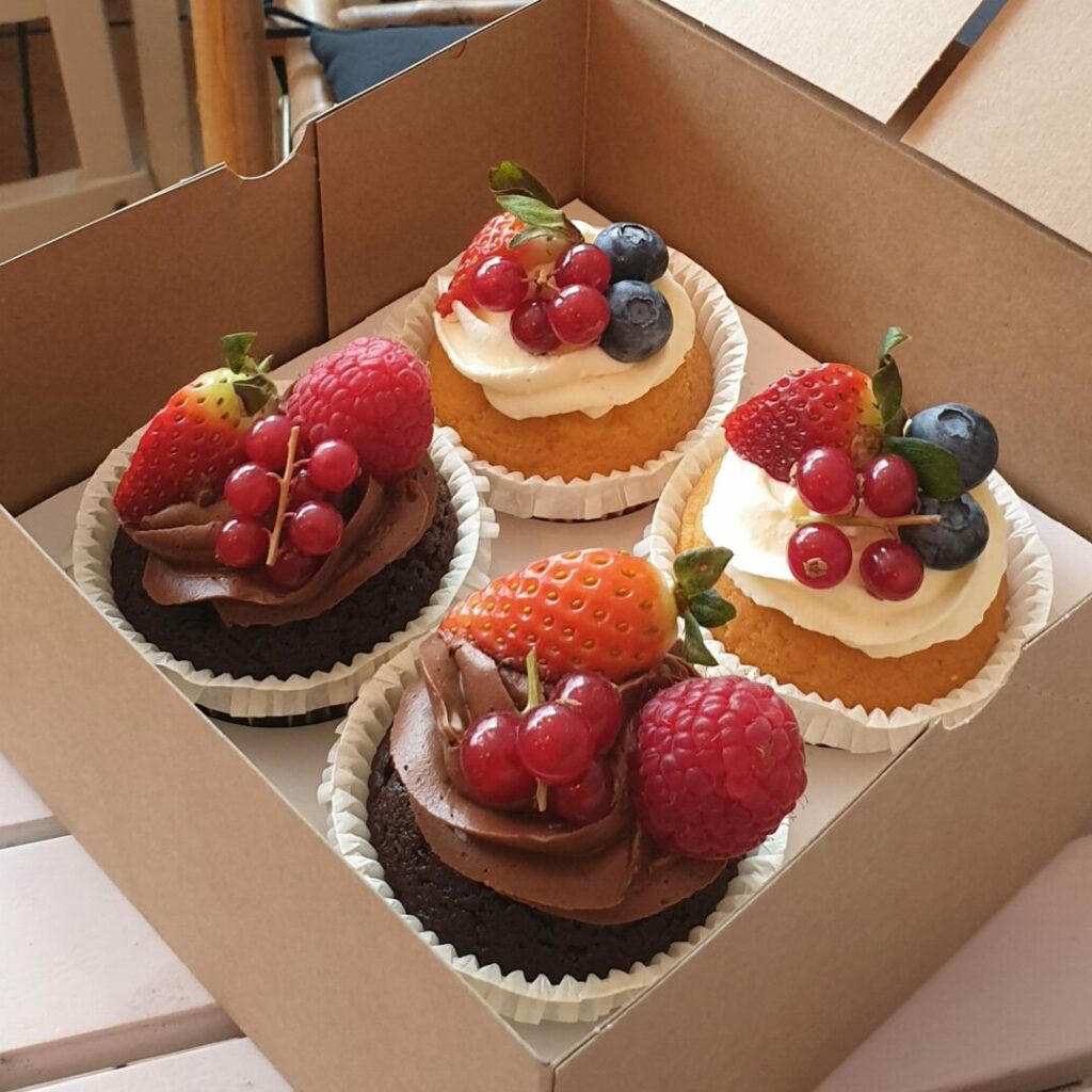 Kuchen und Cupcakes im Onlineshop